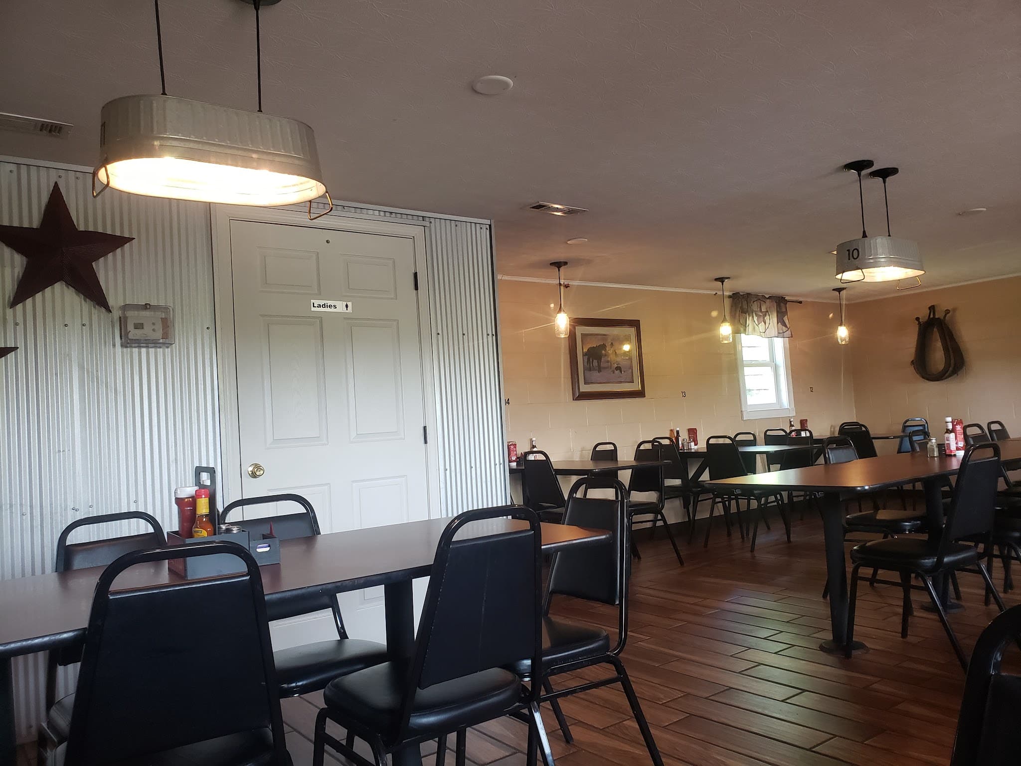 Horseshoe Grill Family Restaurant - Albany, KY