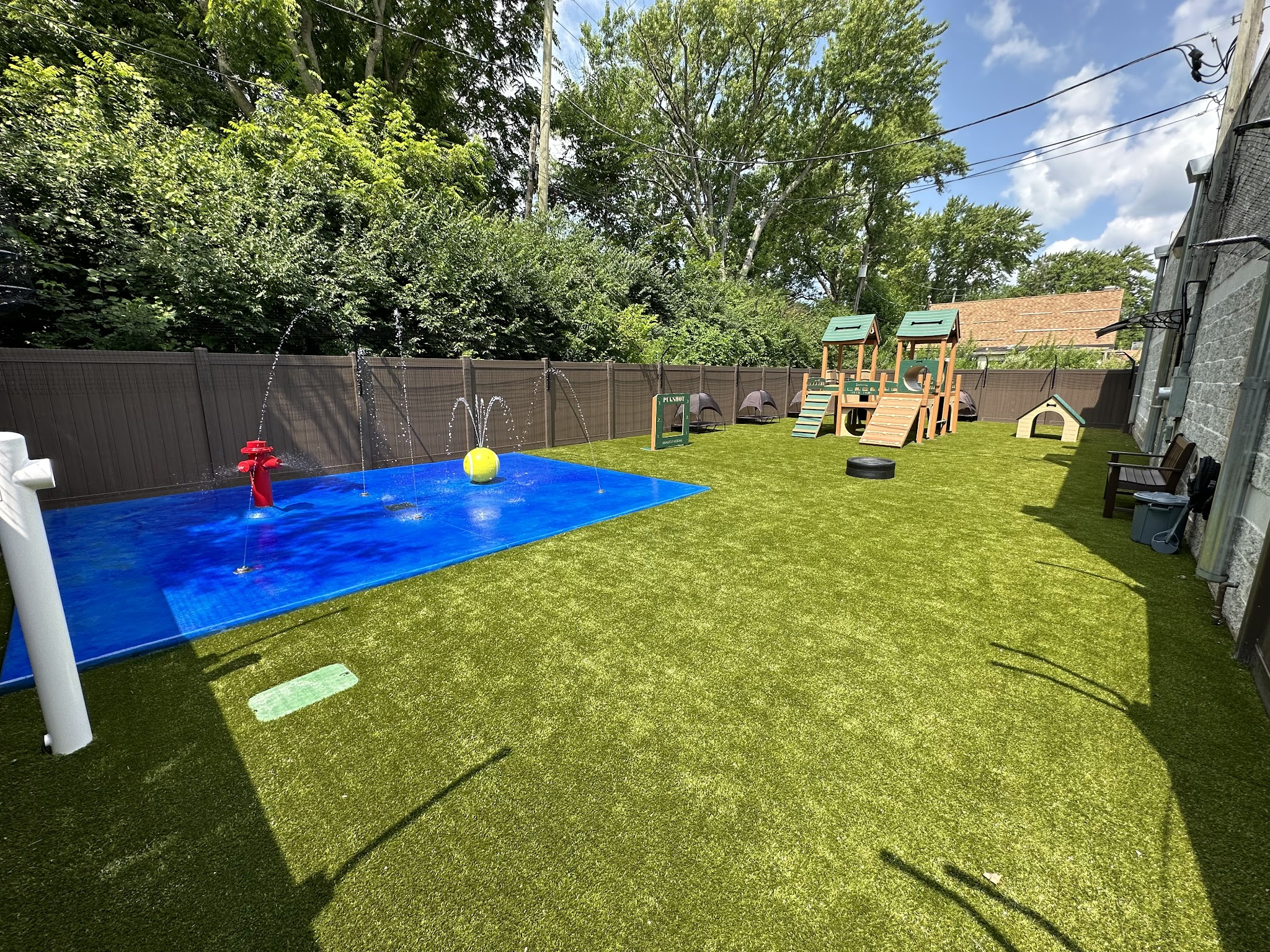 The Dog Waggin' - Algonquin, IL