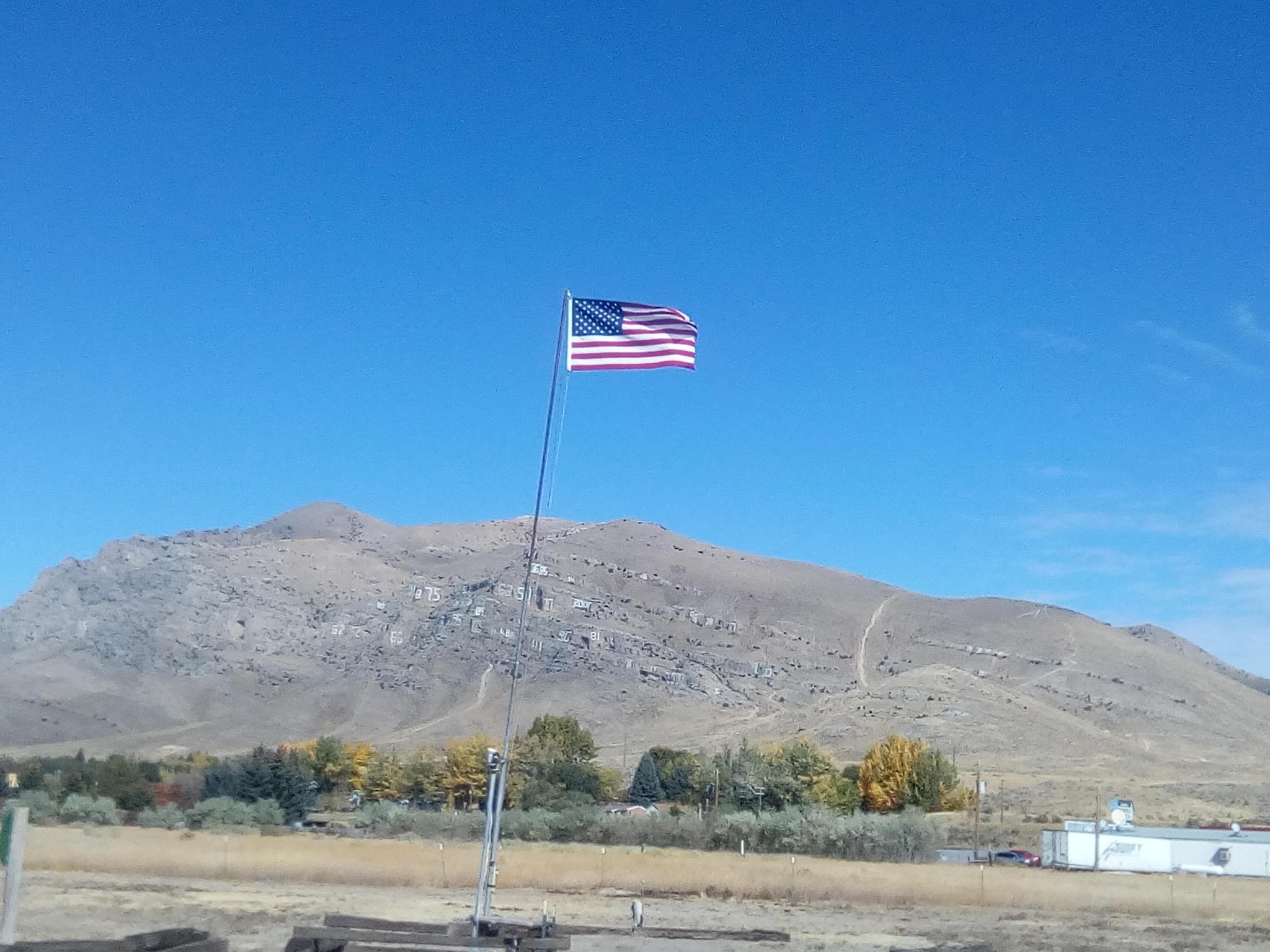 HONEYS TRUMP VOTING ROUGH CAMP - Arco, ID