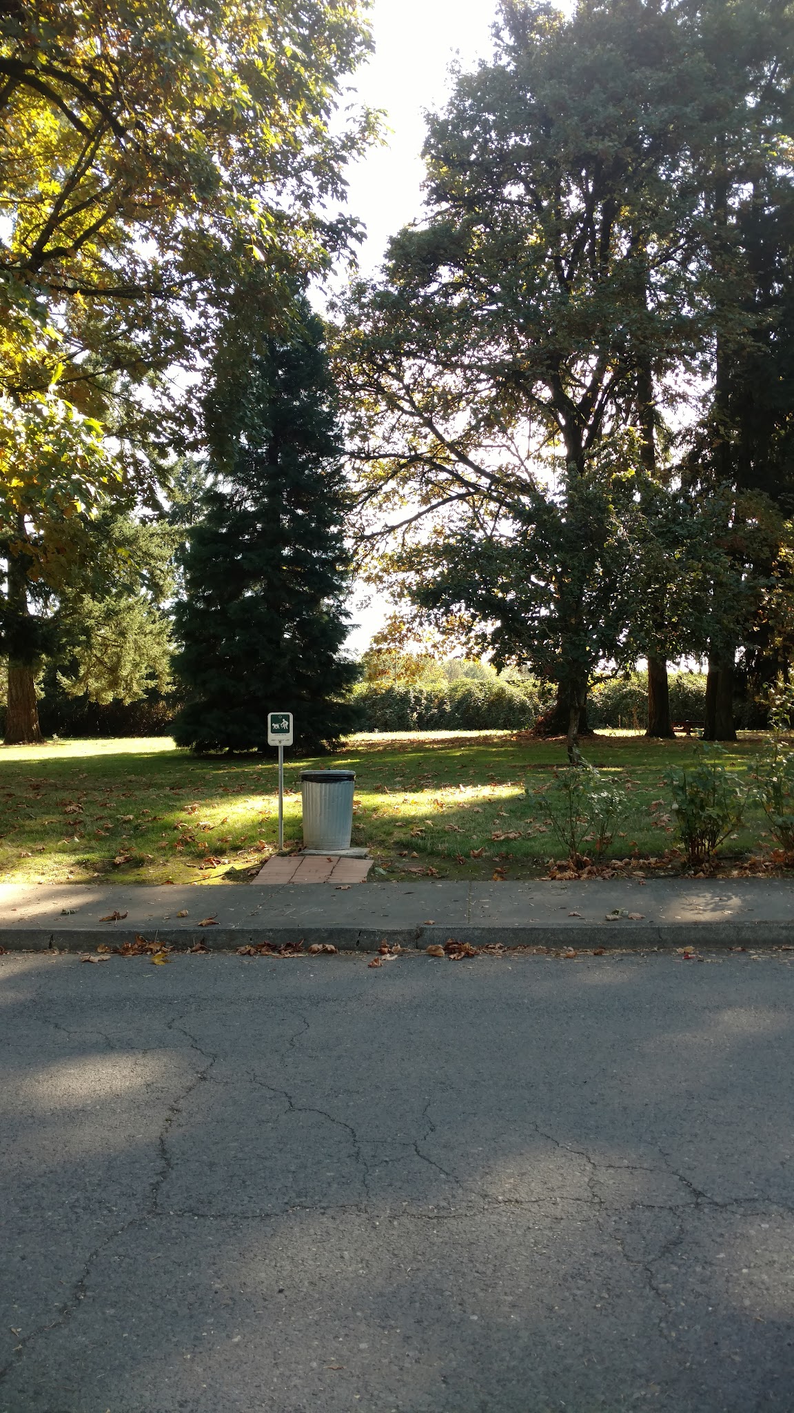 Dog Park w/Tables - Aurora, OR