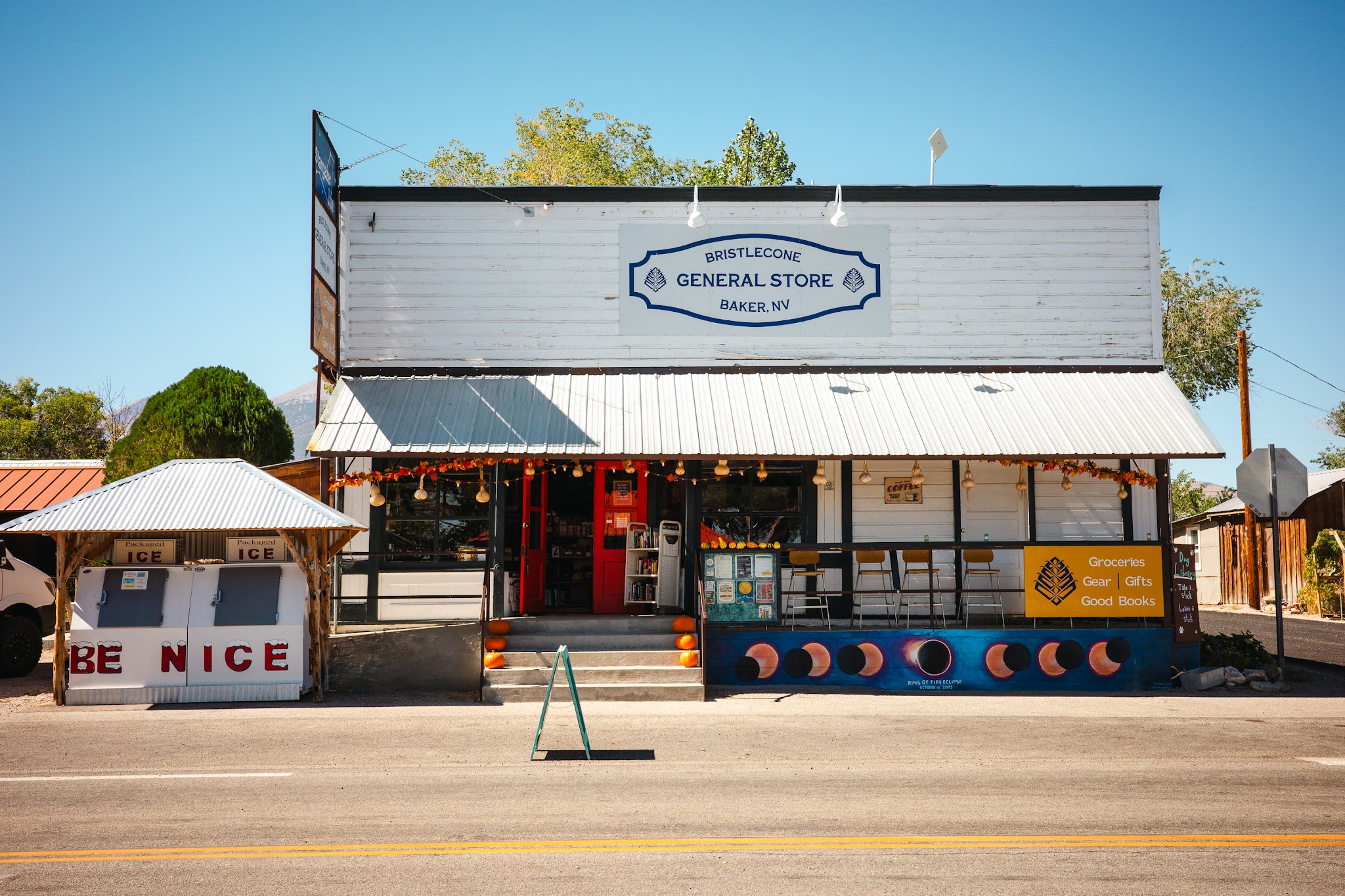 Stargazer Inn & Bristlecone General Store - Baker, NV