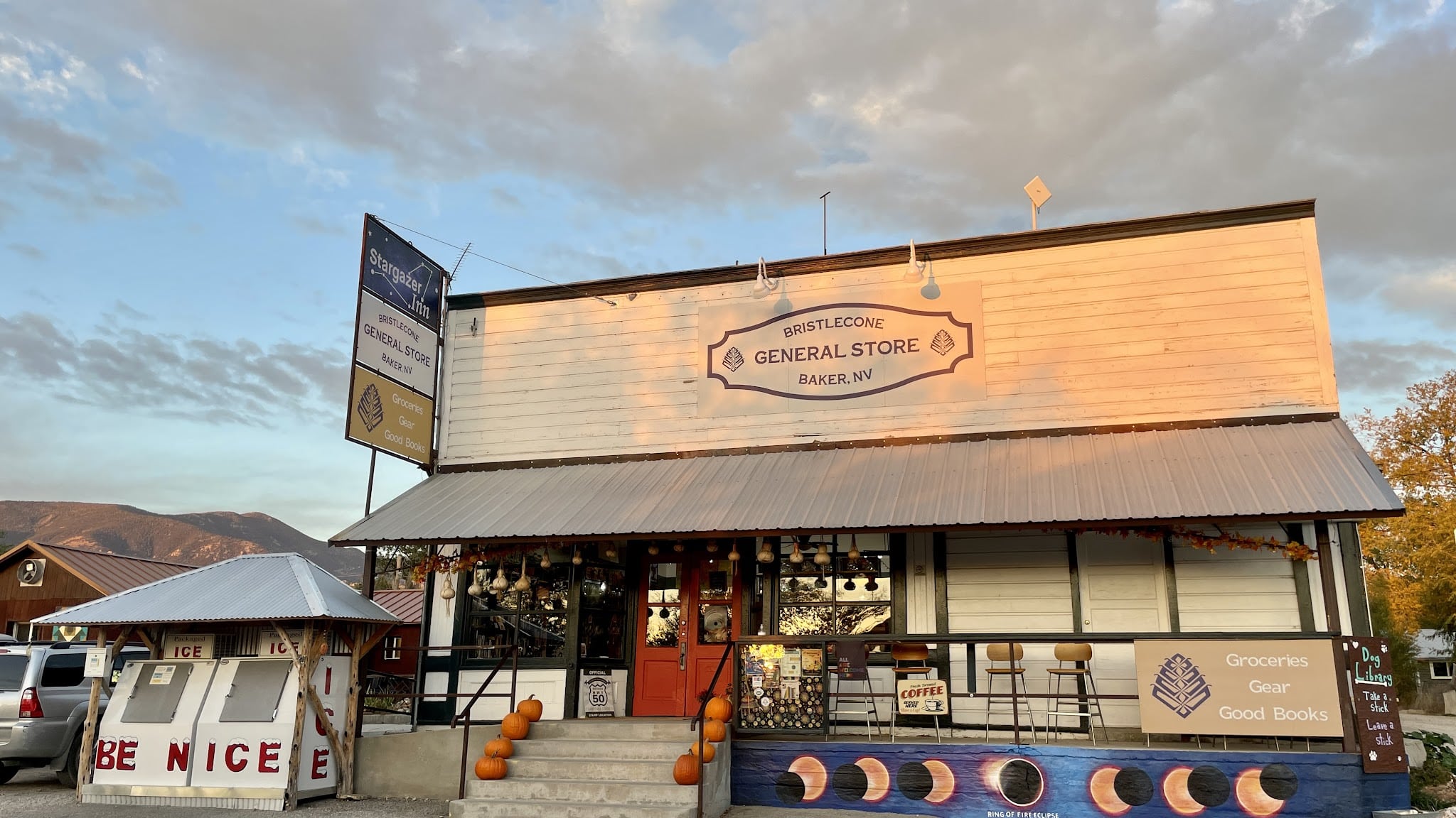 Stargazer Inn & Bristlecone General Store - Baker, NV