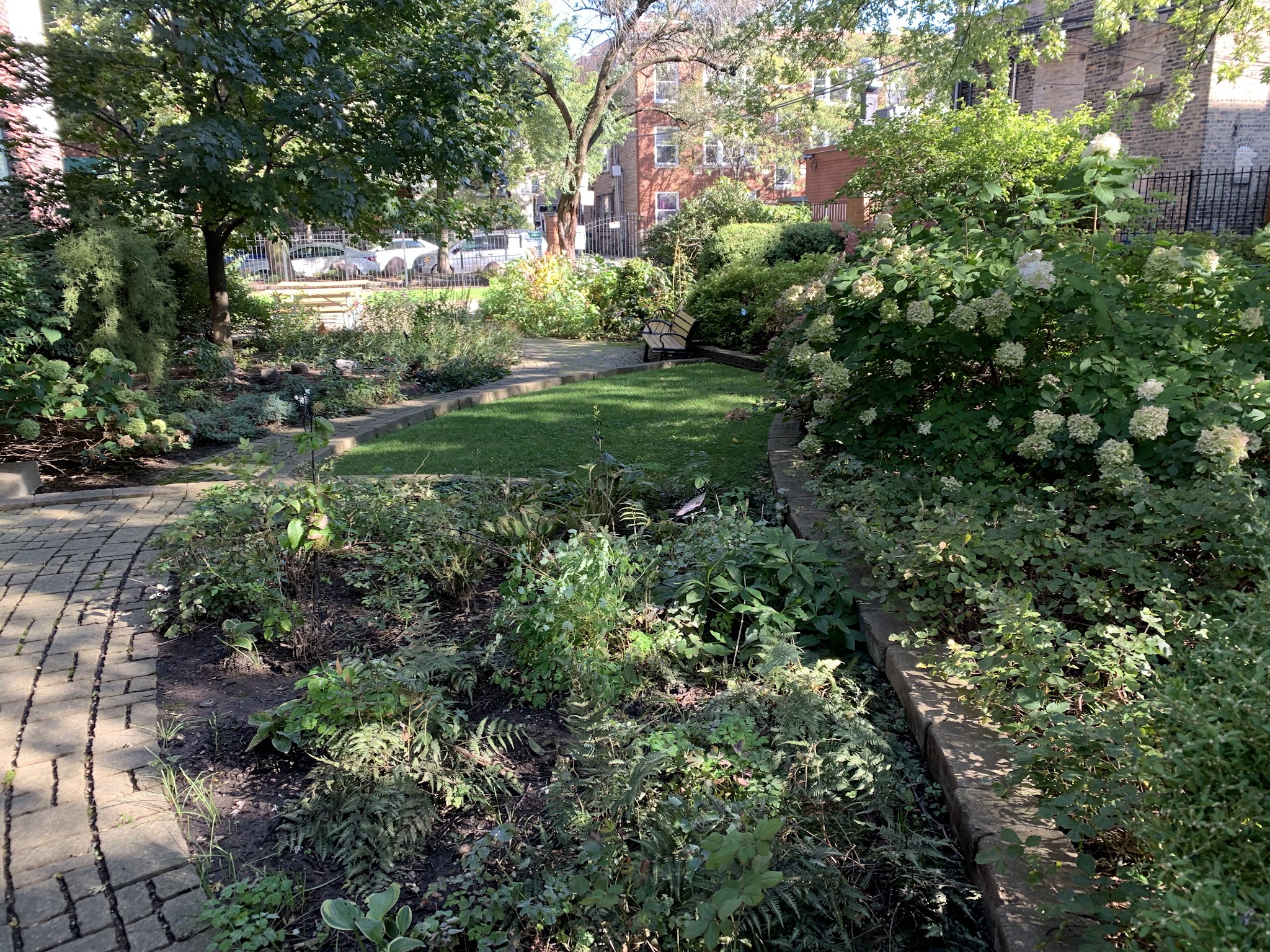 Space Park on Roscoe - Chicago, IL