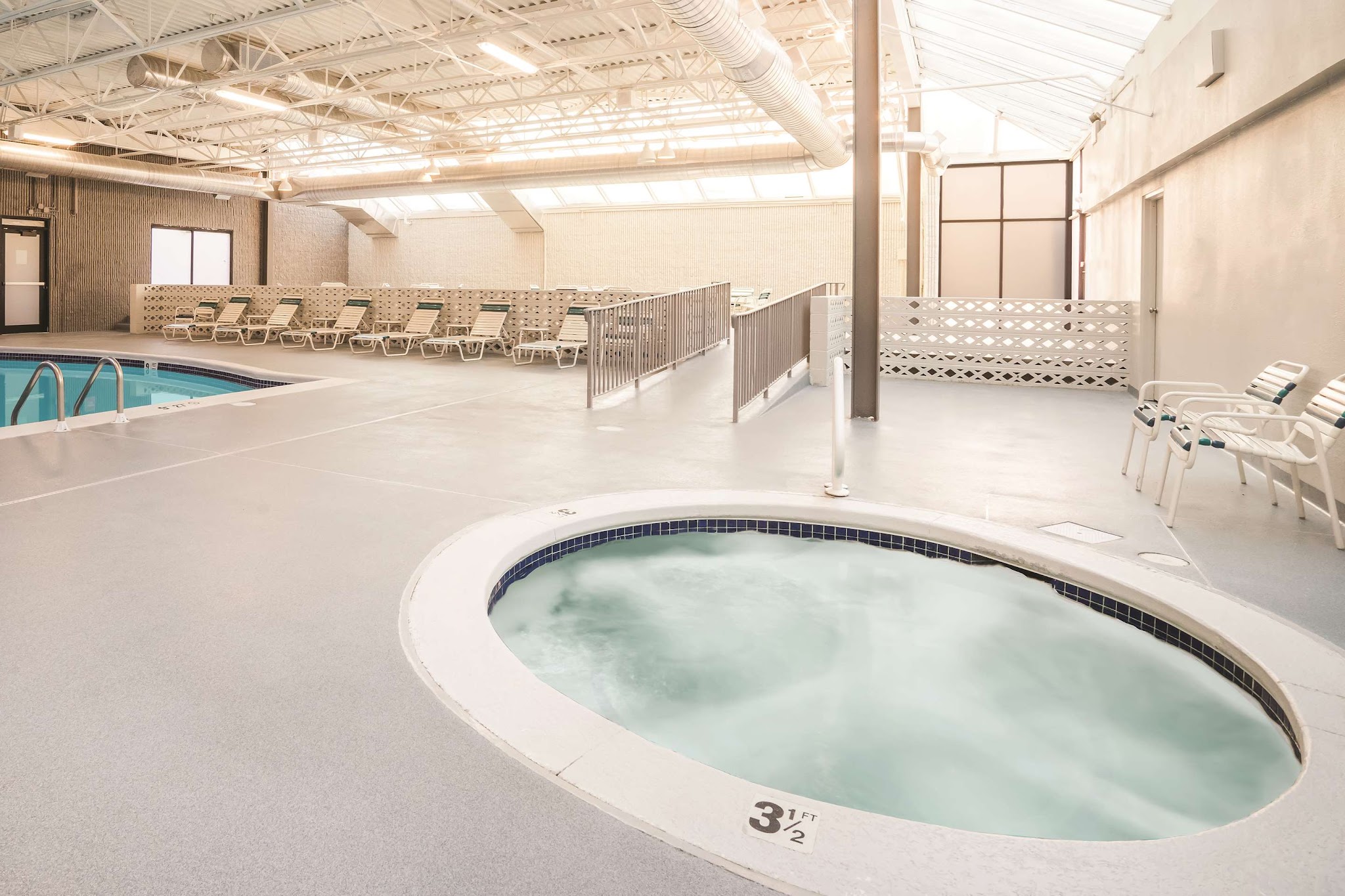 La Quinta Inn & Suites by Wyndham Clifton/Rutherford - Clifton, NJ
