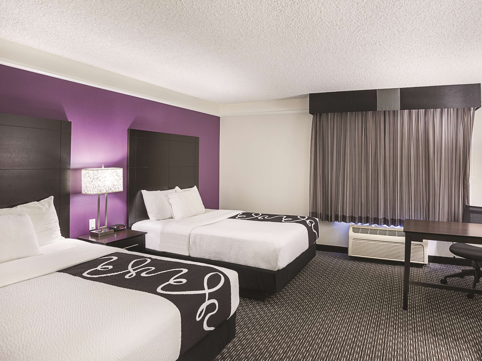 La Quinta Inn & Suites by Wyndham Clifton/Rutherford - Clifton, NJ