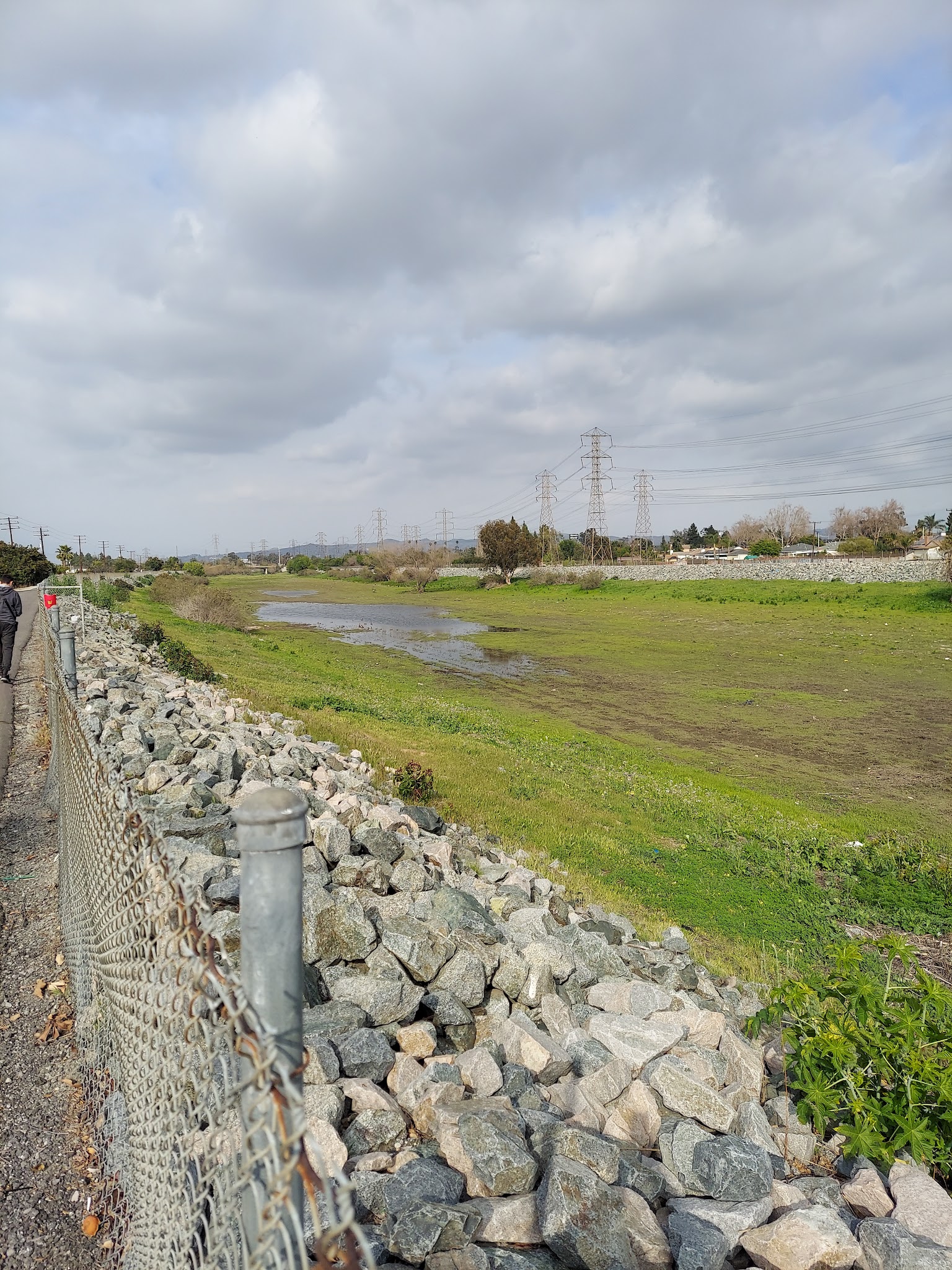 Rio San Gabriel Dog Park - Downey, CA