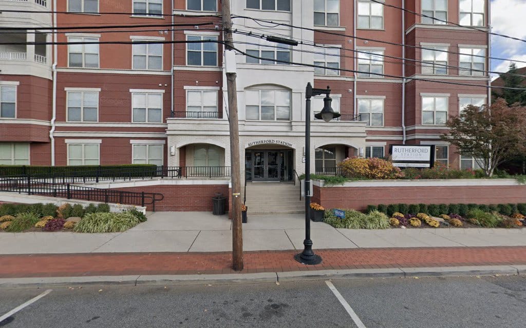 201 Railroad Ave East Rutherford, NJ 07073 - East Rutherford, NJ
