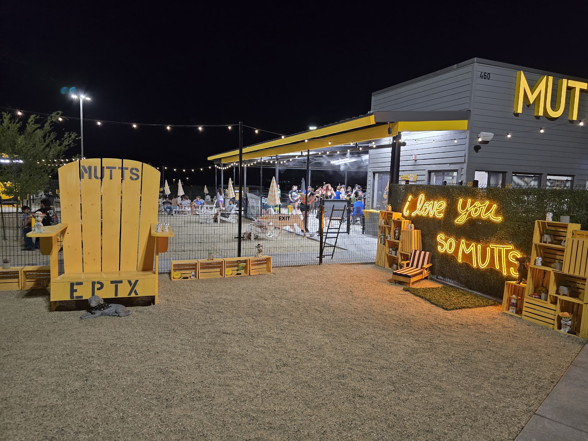 MUTTZ El Paso- Dog Park Bar - El Paso, TX
