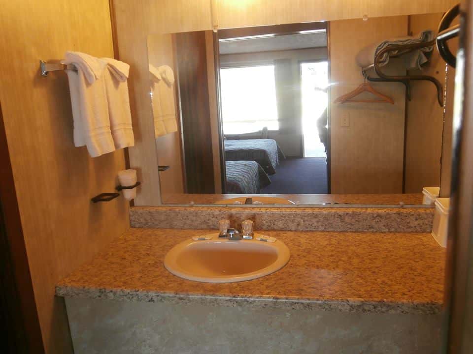 Ozark Trail Motel & Restaurant - Fletcher, OK