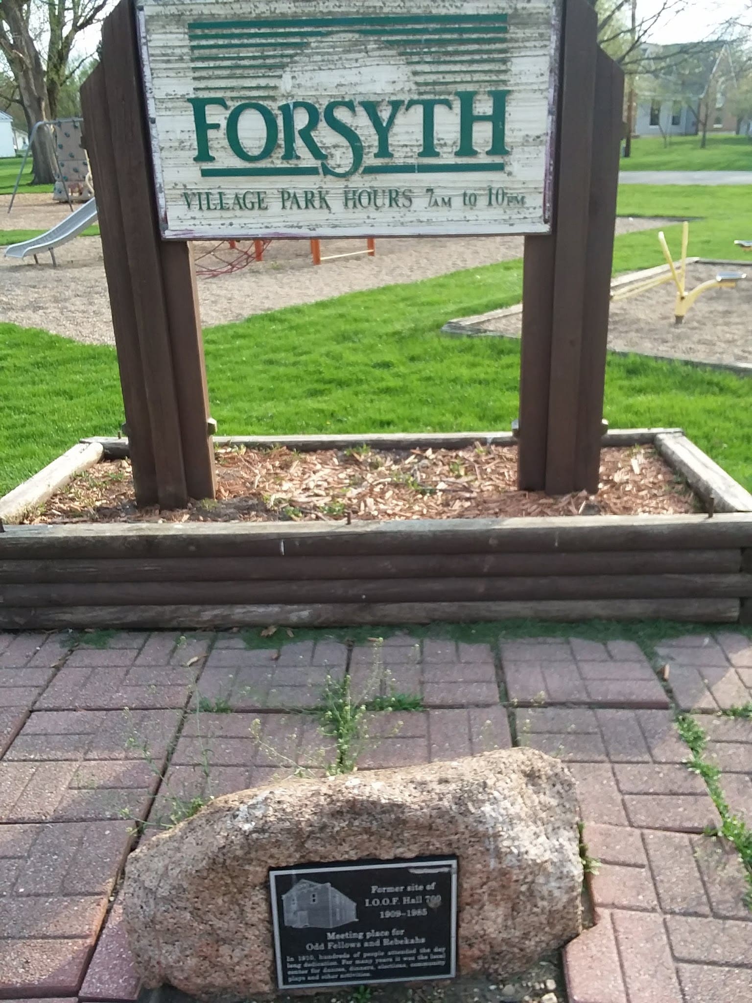 Forsyth Pocket Park - Forsyth, IL