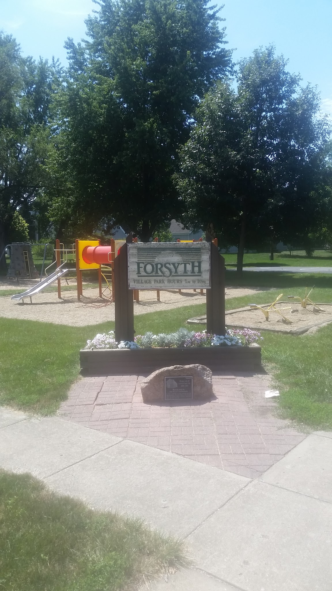 Forsyth Pocket Park - Forsyth, IL