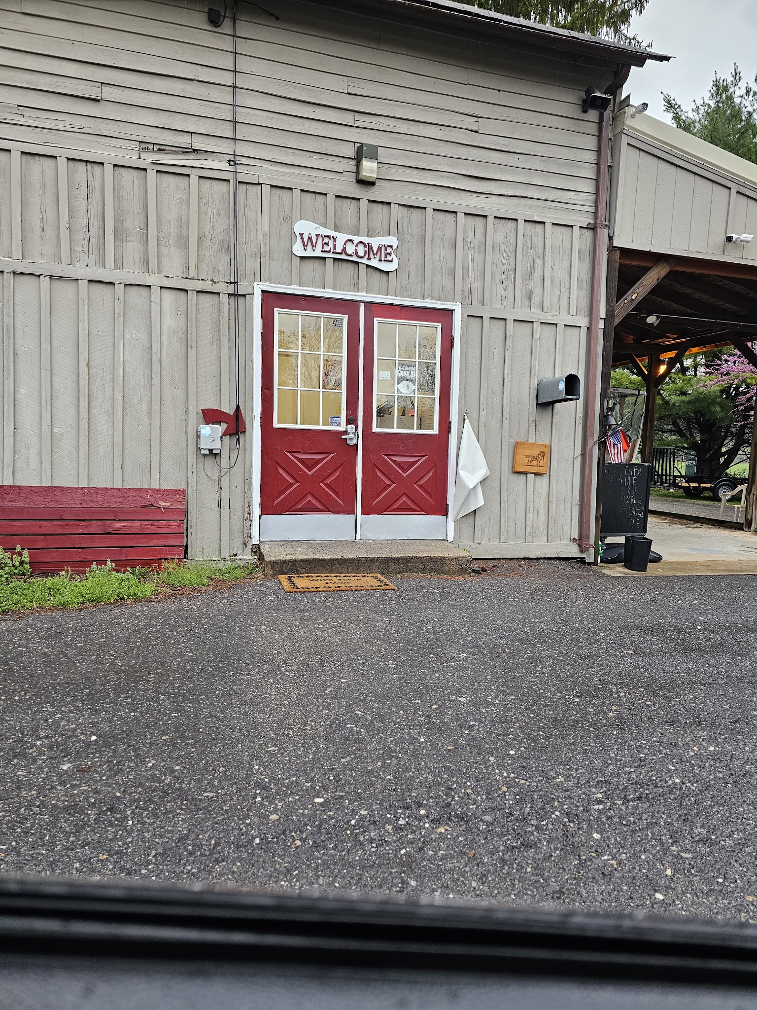 Trifecta Kennels - Gilbert, PA