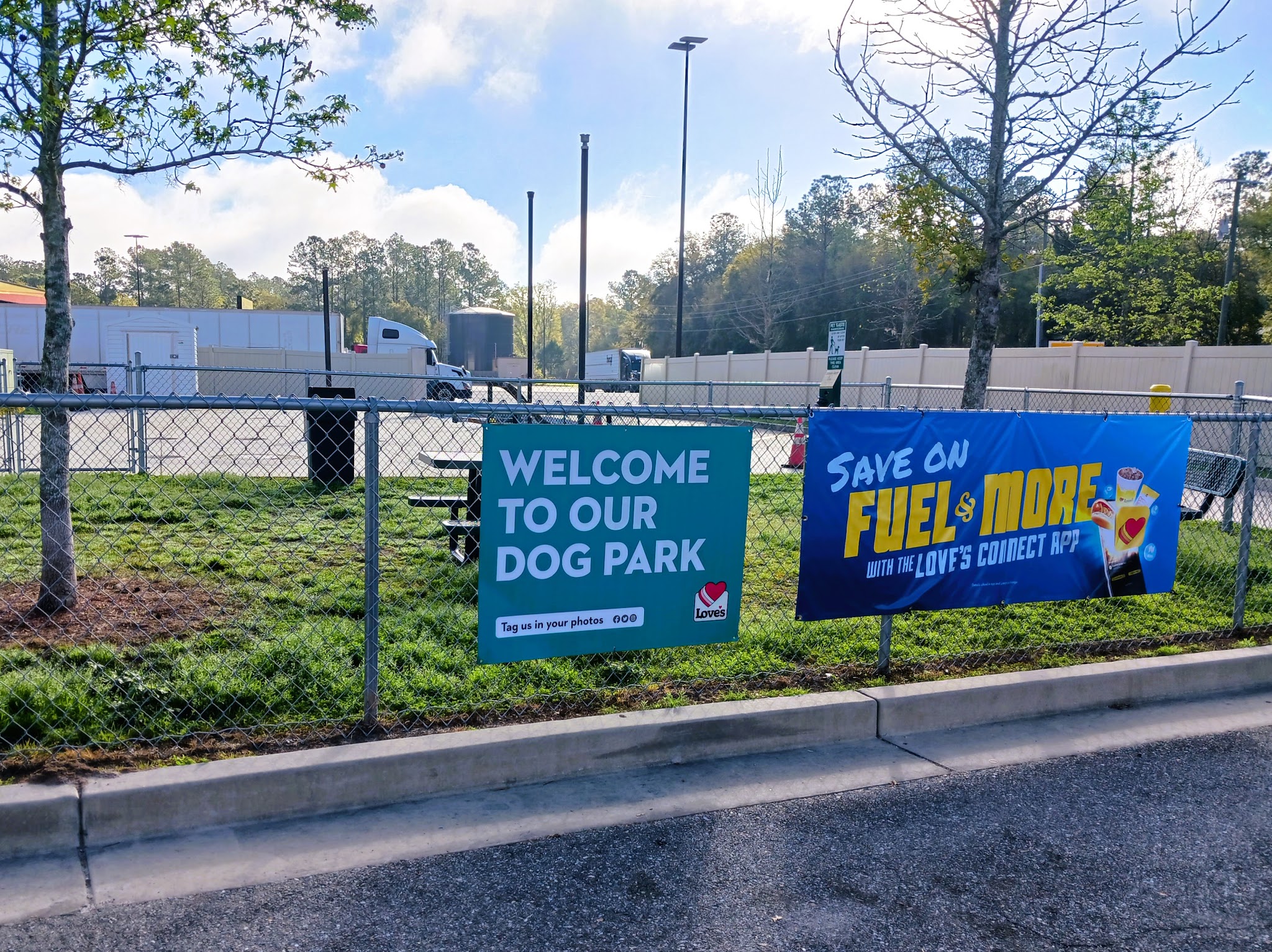Dog Park at Love’s Travel Stops - Hawthorne, FL