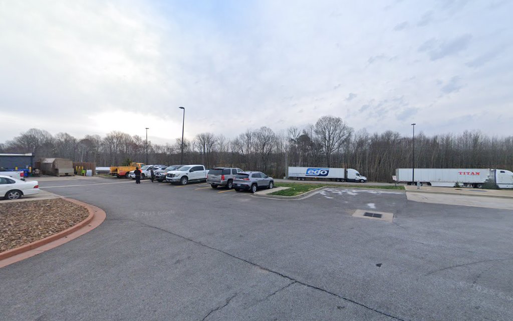 Dog Park at Love's Travel Stops - Holladay, TN