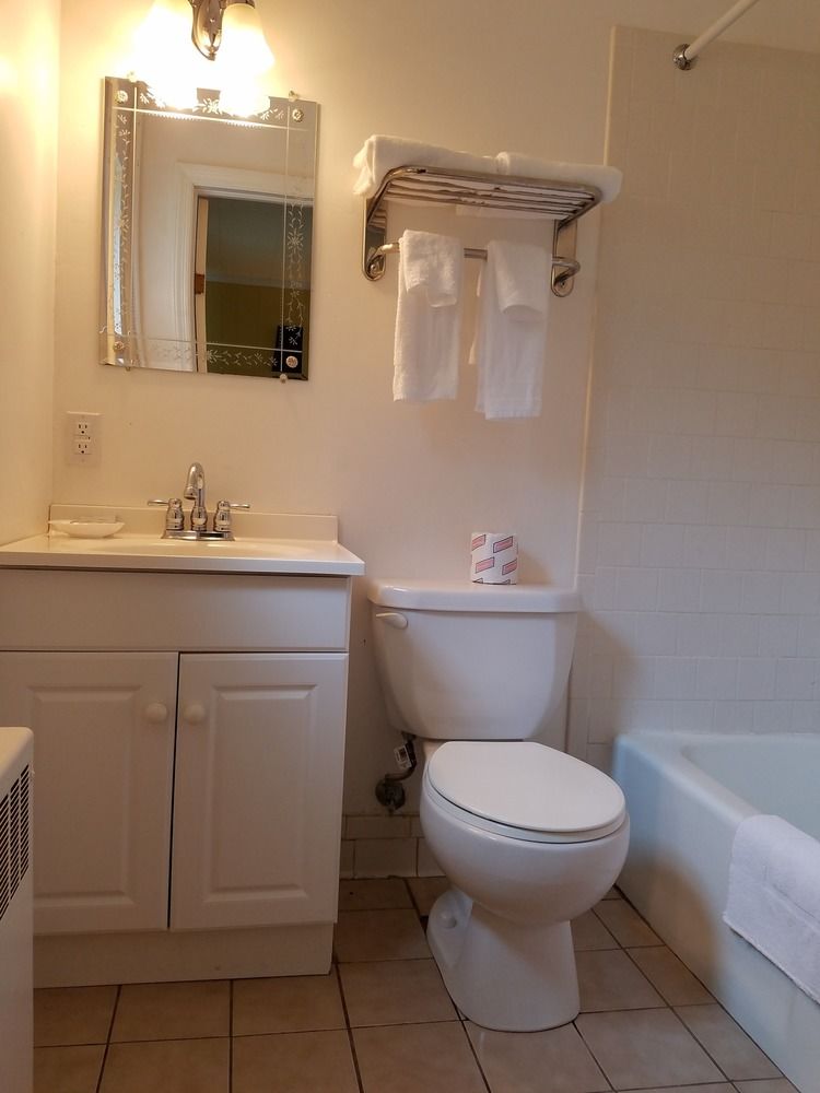 The RoseLoe Motel - Hot Springs, VA