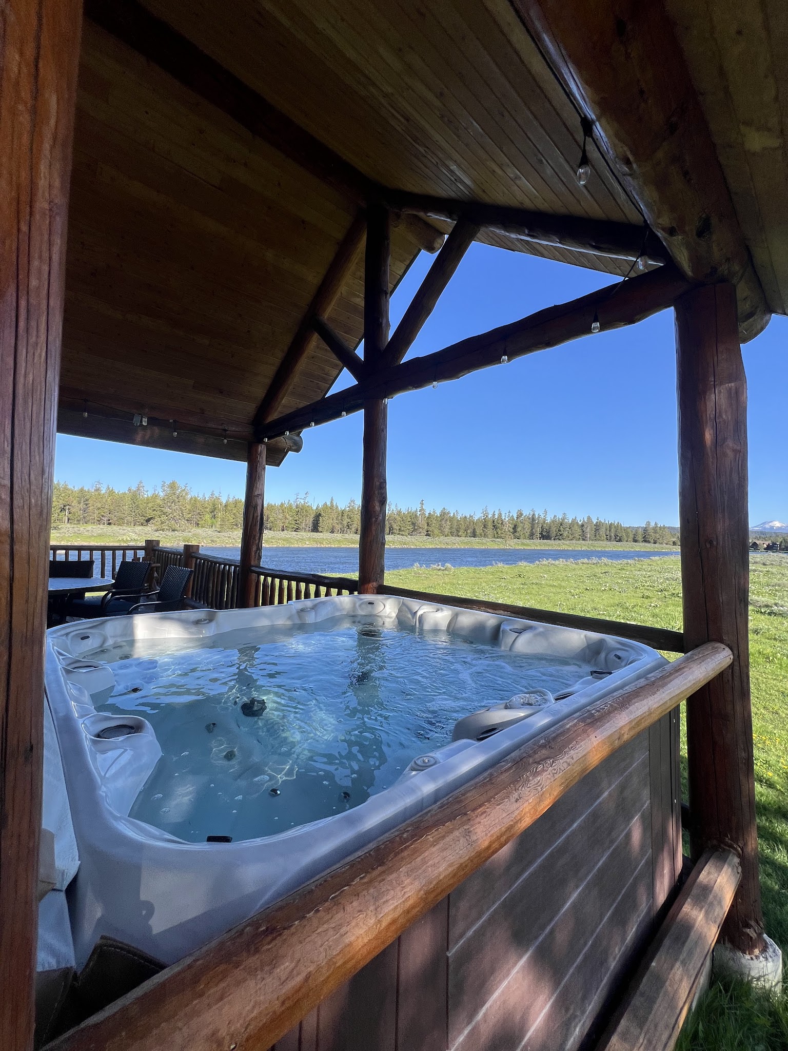 Angler's Lodge & Riverfront Restaurant - Island Park, ID