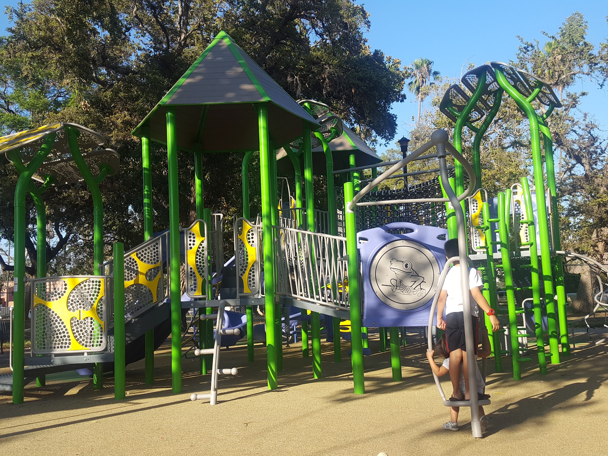 Chesterfield Square Park - Los Angeles, CA