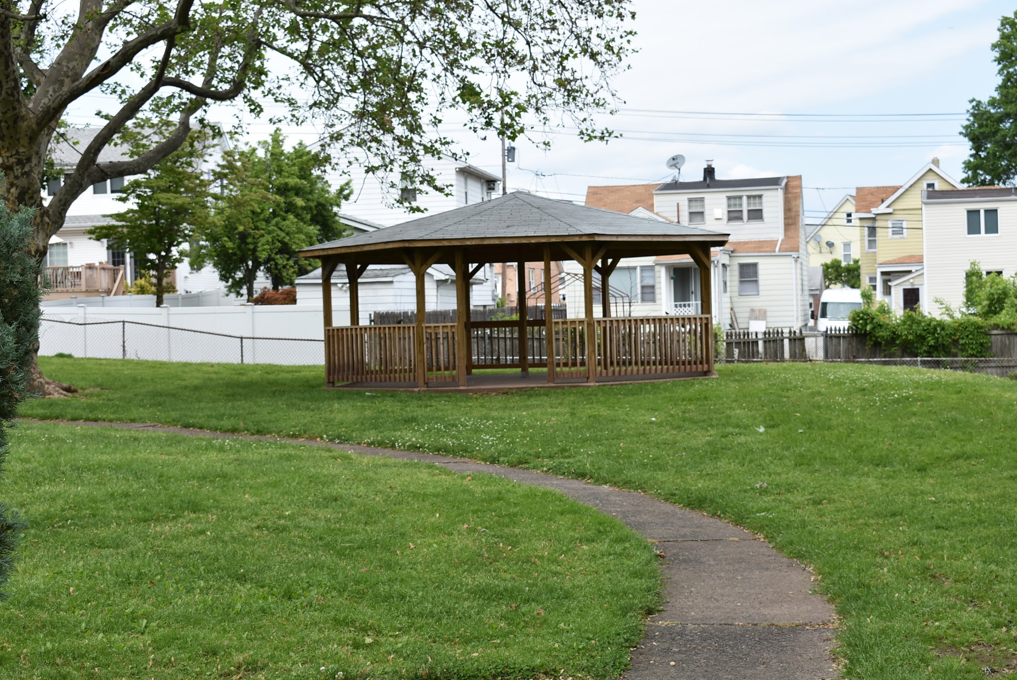 Lewandowski Park - Lyndhurst, NJ