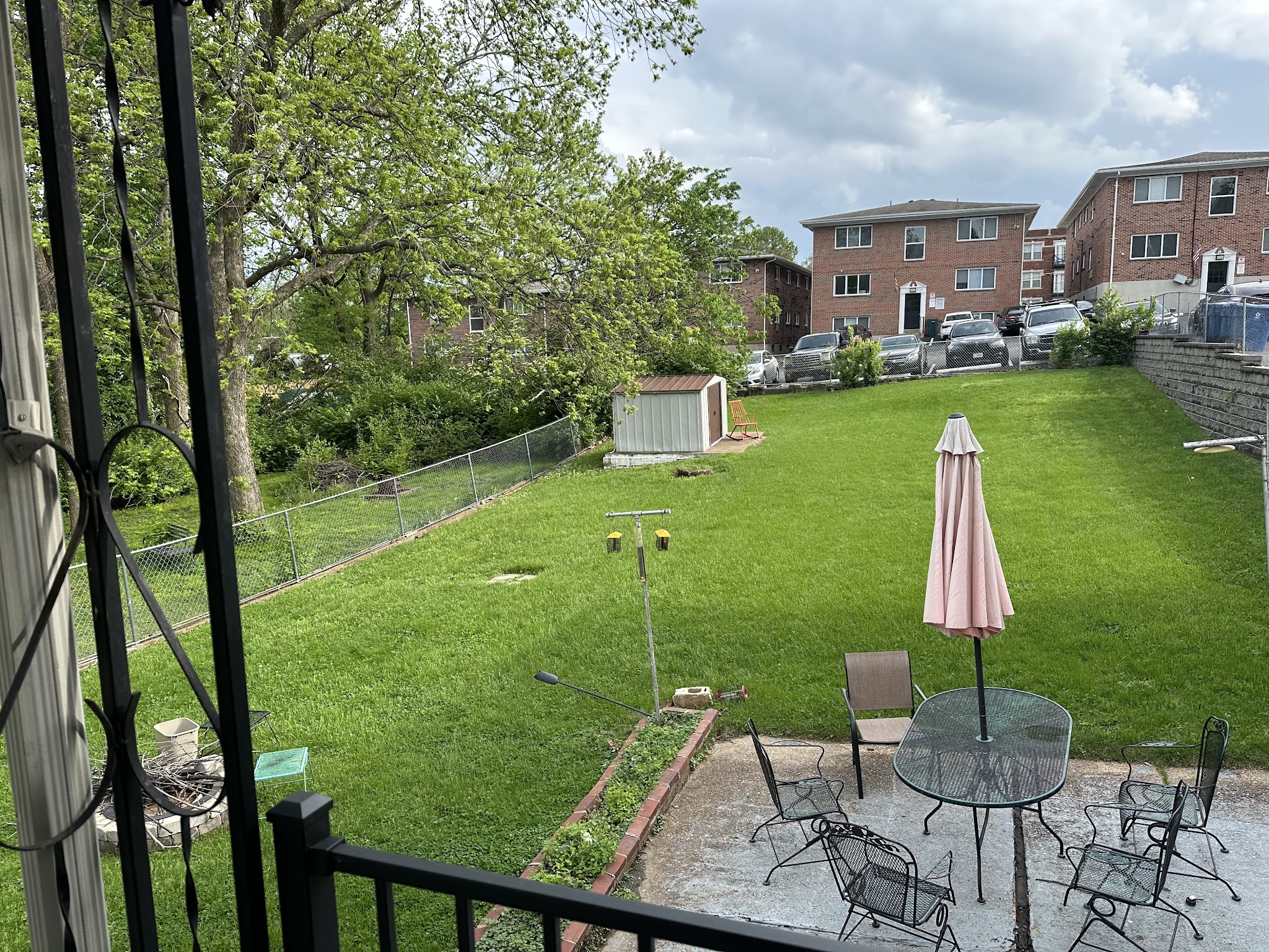 Anna’s Fully Fenced Yard for Dogs - Maplewood, MO