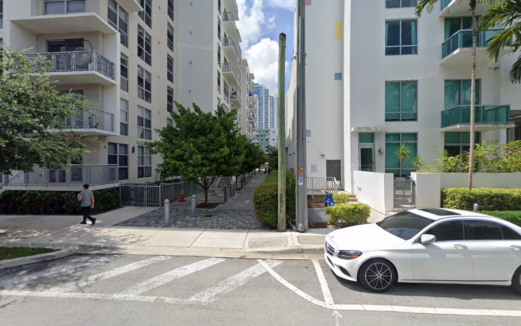 Canvas Dog Park - Miami, FL