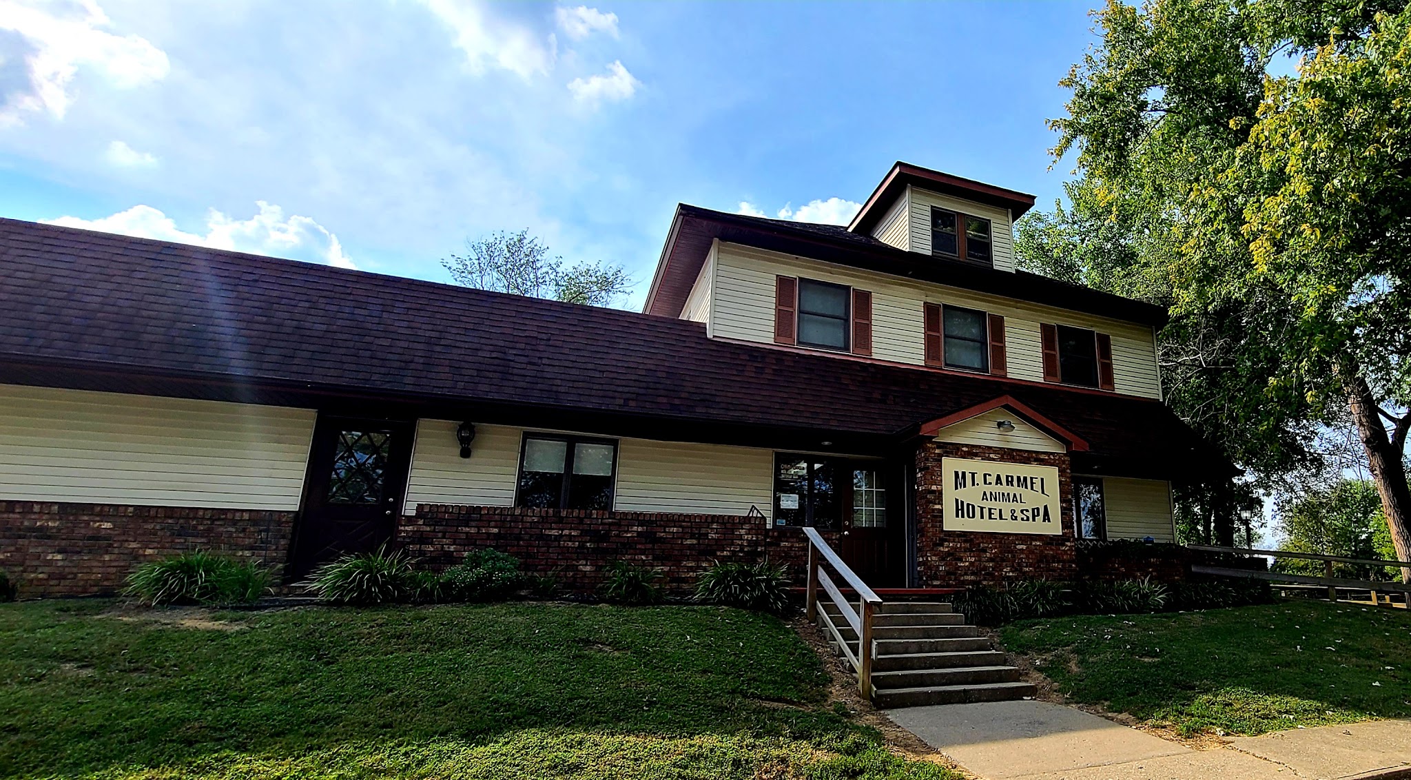 Mt Carmel Animal Hotel & Spa - Mt Carmel, IL