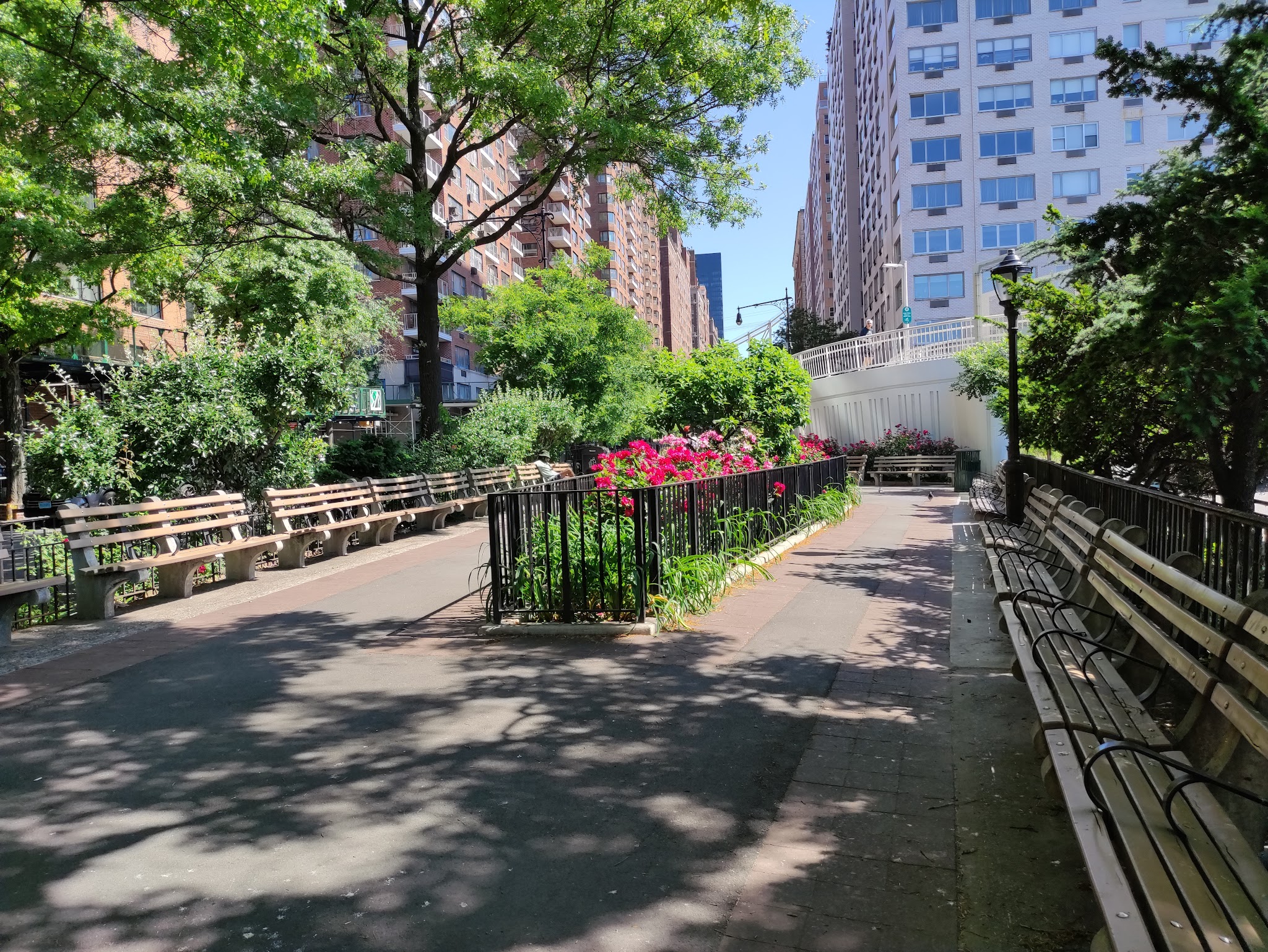 Sutton Place Park South - New York, NY