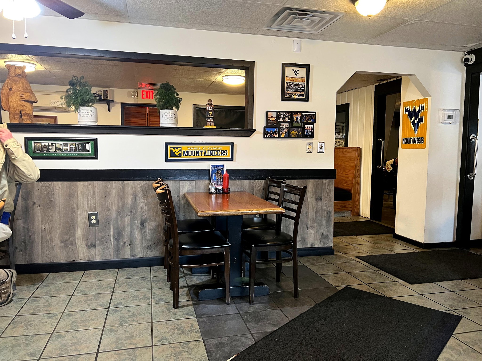 Der Dog Haus - Parkersburg, WV