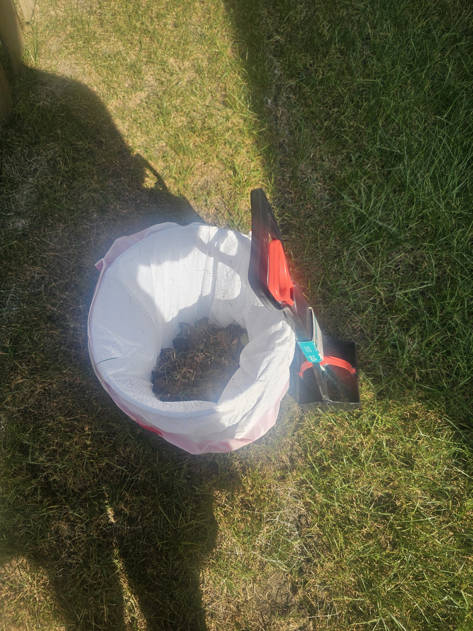 Poos the Boss Algonquin Dog Waste Removal Service - ,