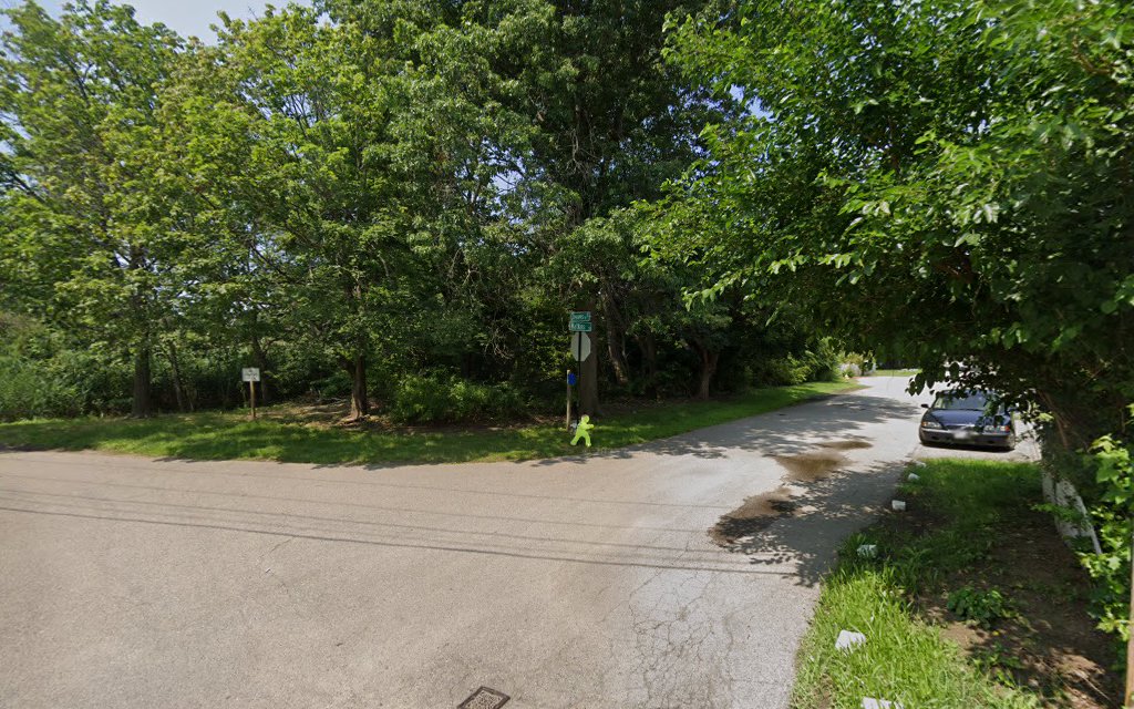 Watkins Street Dog Pit Stop - Quincy, MA