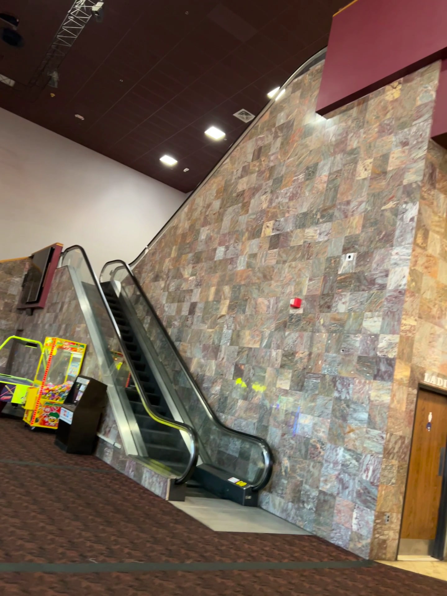 AMC Ridgefield Park 12 - Ridgefield Park, NJ