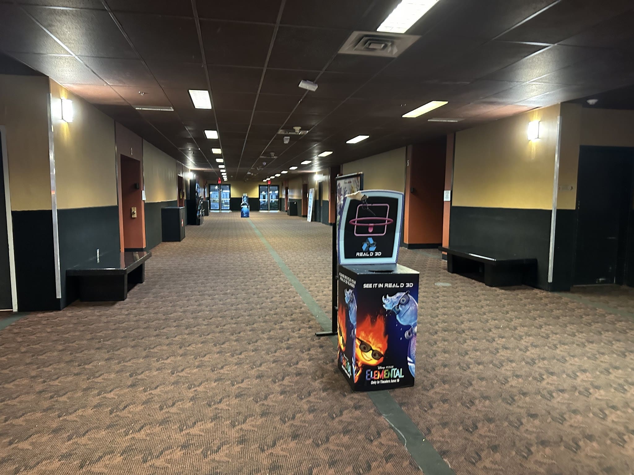 AMC Ridgefield Park 12 - Ridgefield Park, NJ