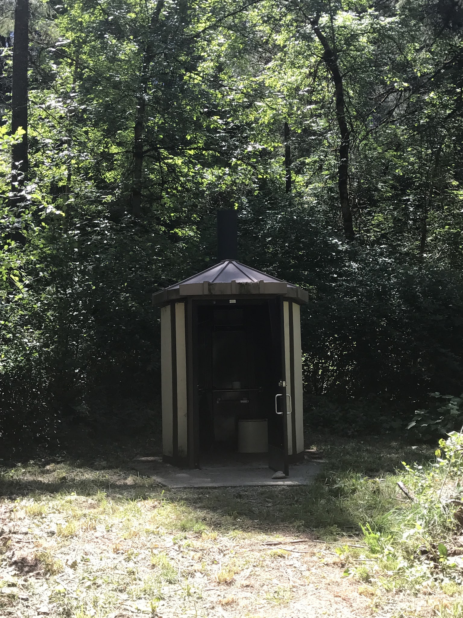 Madrone Campground - Round Mountain, CA