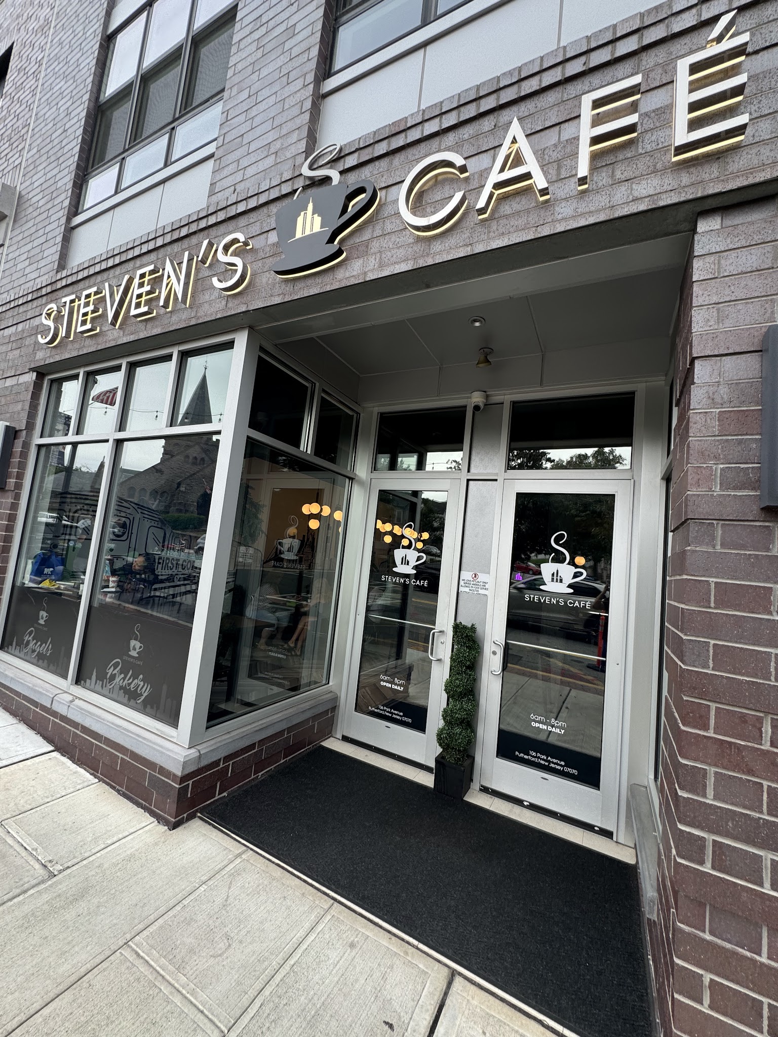 Steven's Cafe - Rutherford, NJ