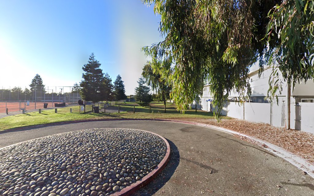 Los Prados Dog Park - San Mateo, CA