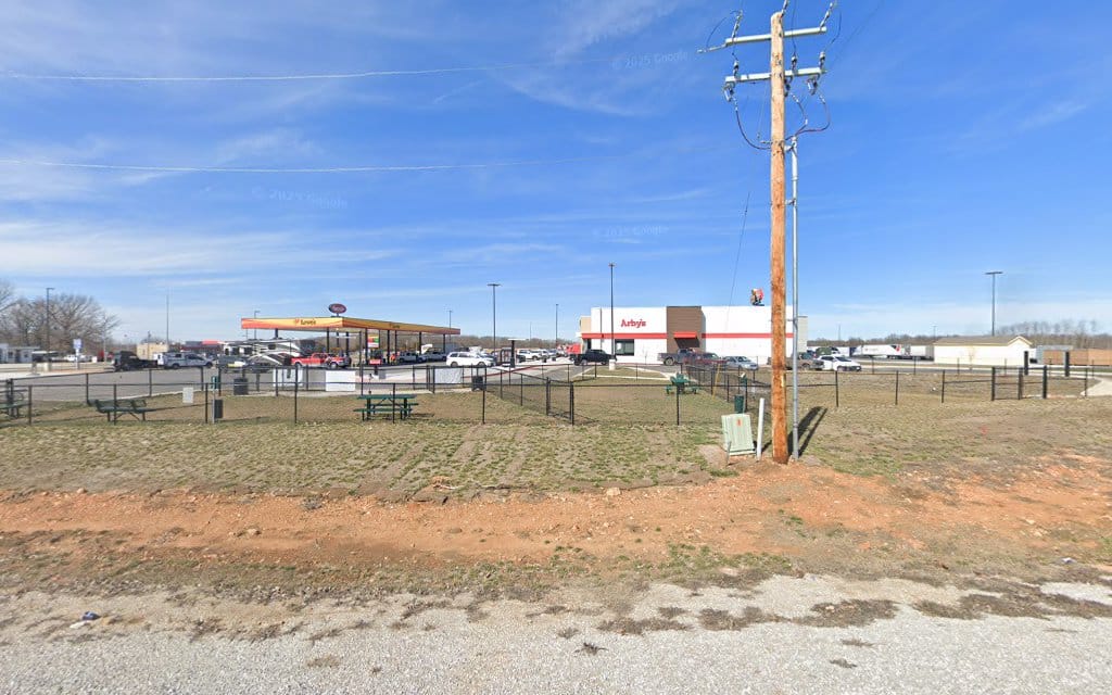Dog Park at Love's Travel Stops - Sarcoxie, MO