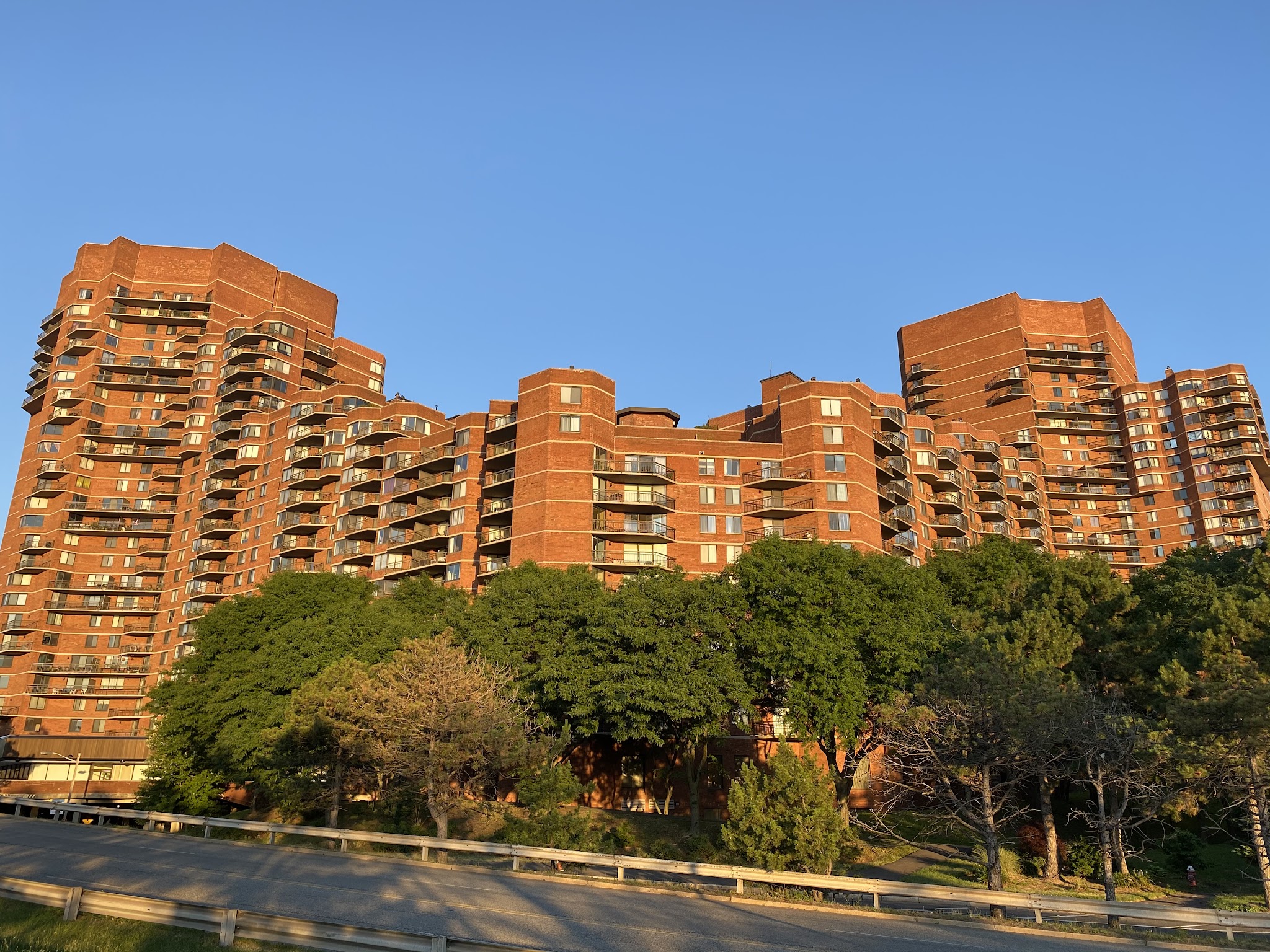 Harmon Cove Towers - Secaucus, NJ