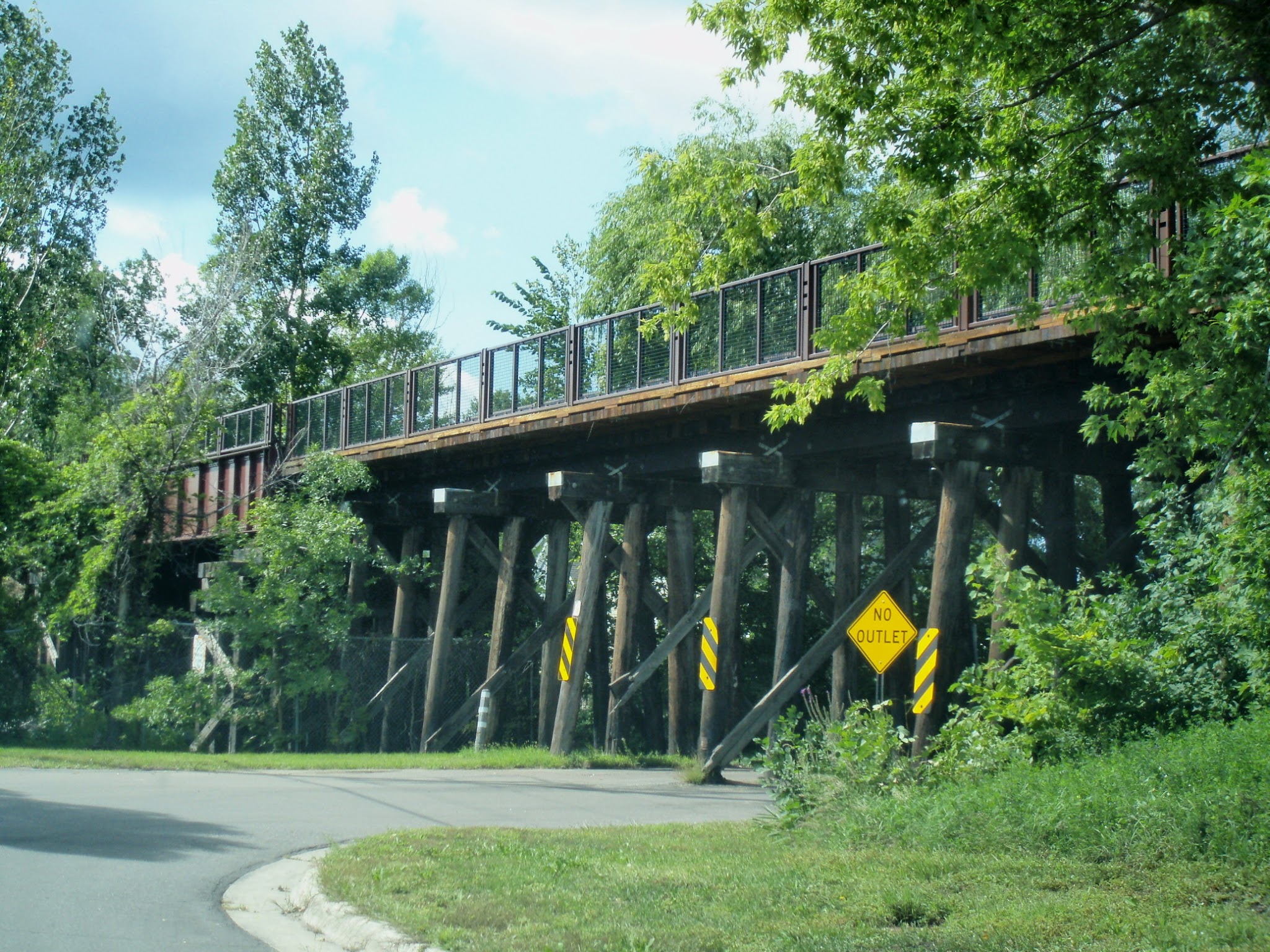 Dakota Rail Trail Parking - St. Bonifacius - St Bonifacius, MN