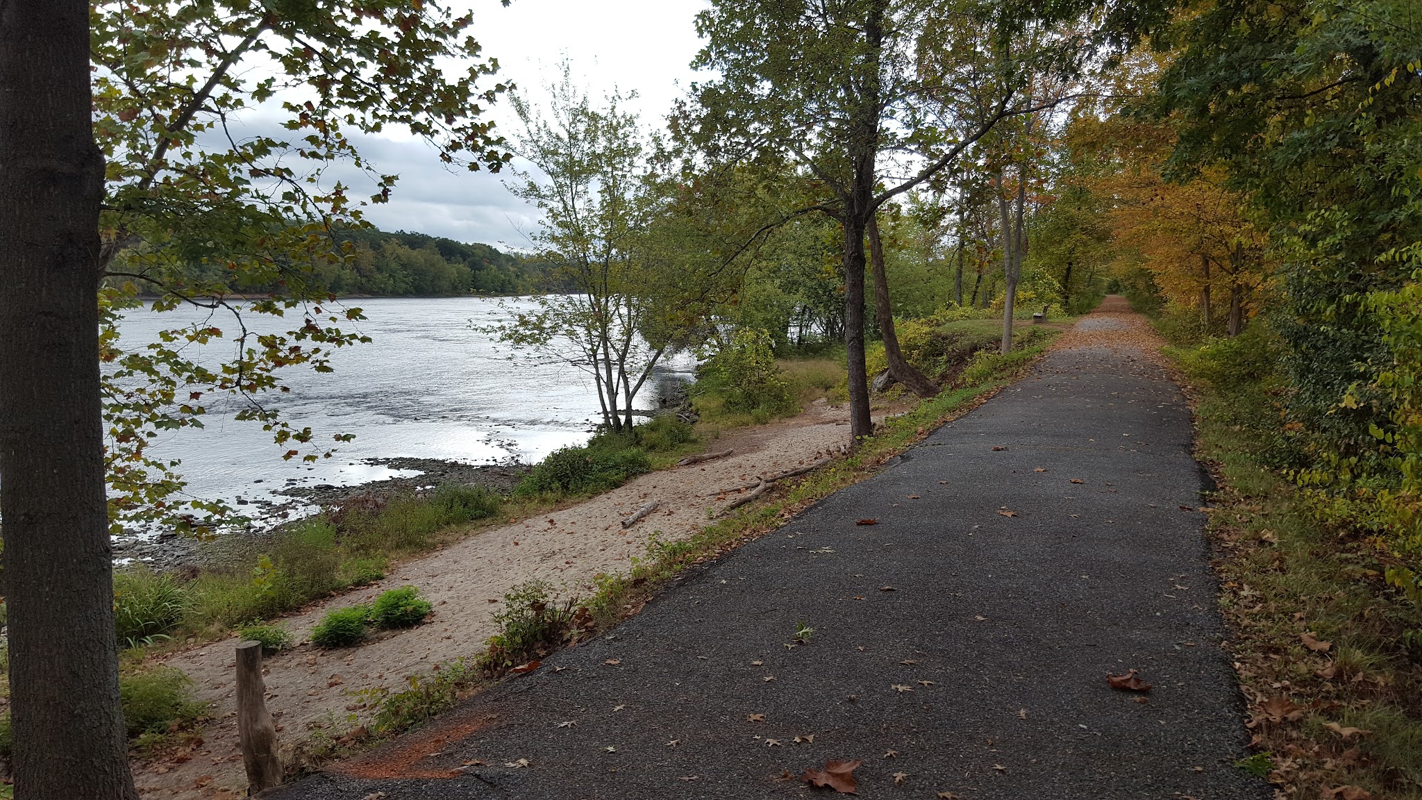 Windsor Locks Canal State Park Trail - Suffield, CT