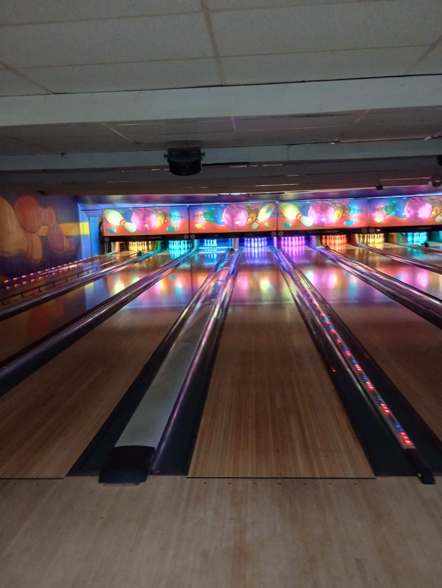 Maddog’s Restaurant & Bowl - Sullivan, IN