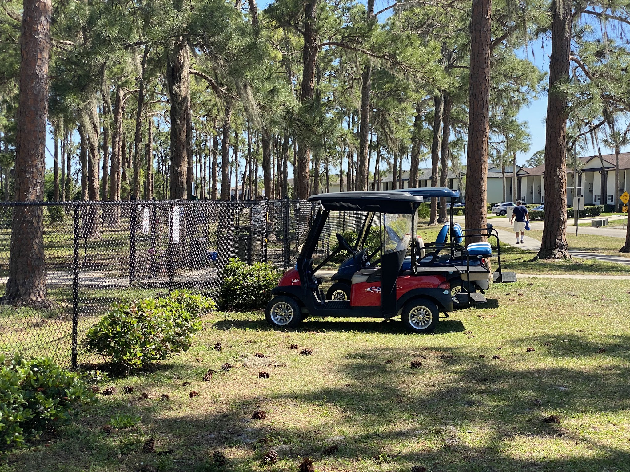 Sun 'N Lake Dog Park Parking - US, FL