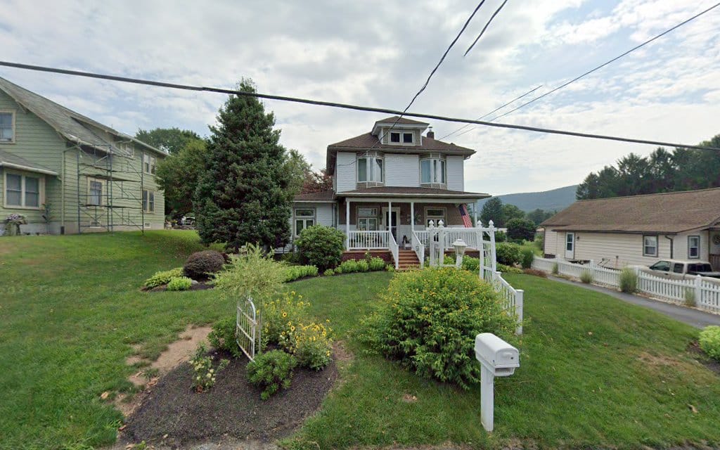 Puppy Luv Kennels - Valley View, PA