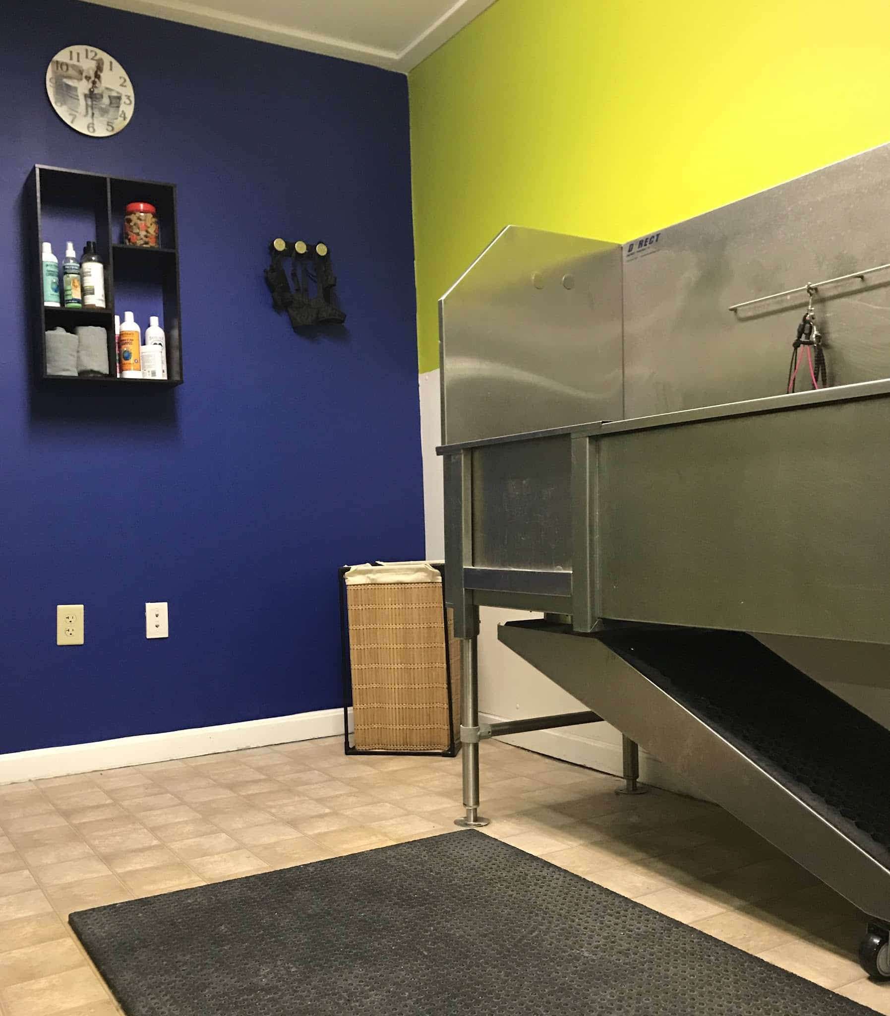 Bow chika Wow Town - Warwick, RI