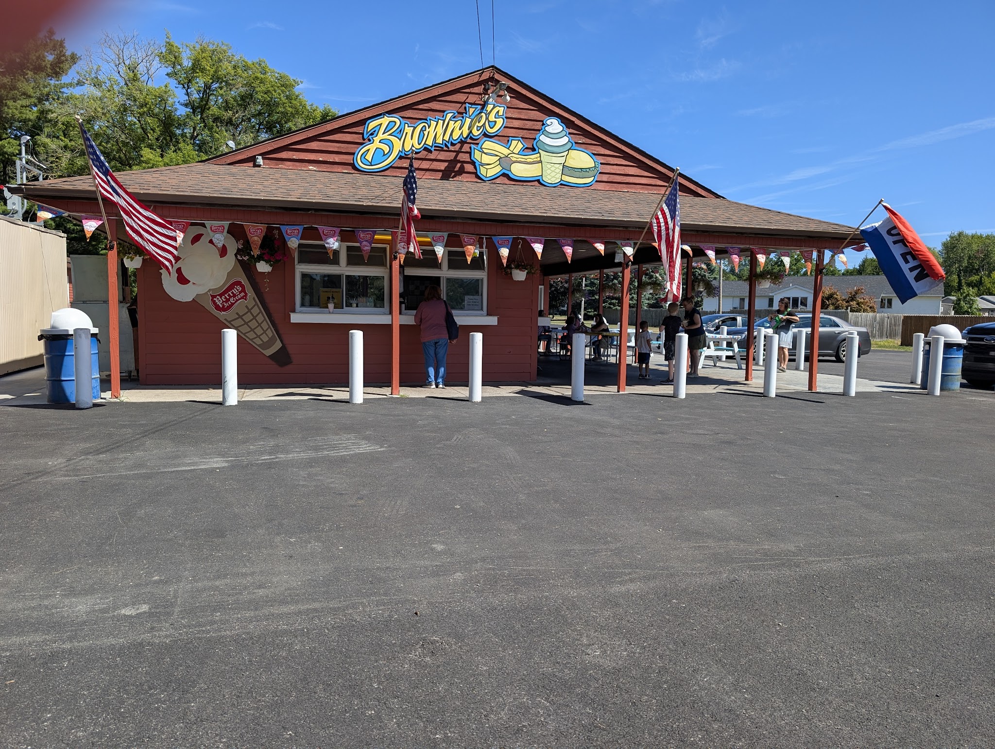 Brownie's Custard Stand / Eats and Treats - Wilson, NY