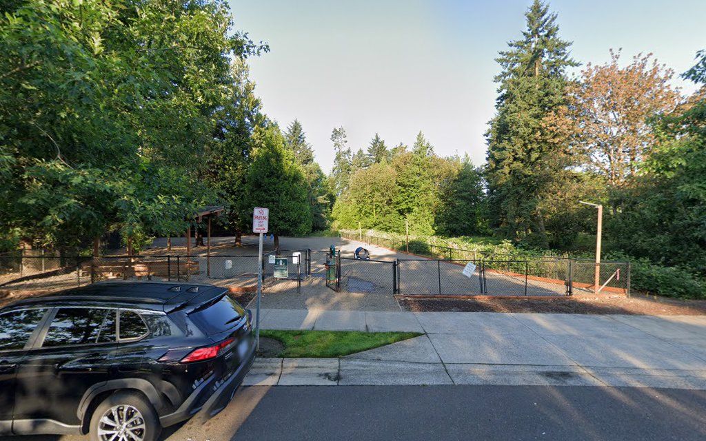 Ash meadows (fenced) dog park - Wilsonville, OR