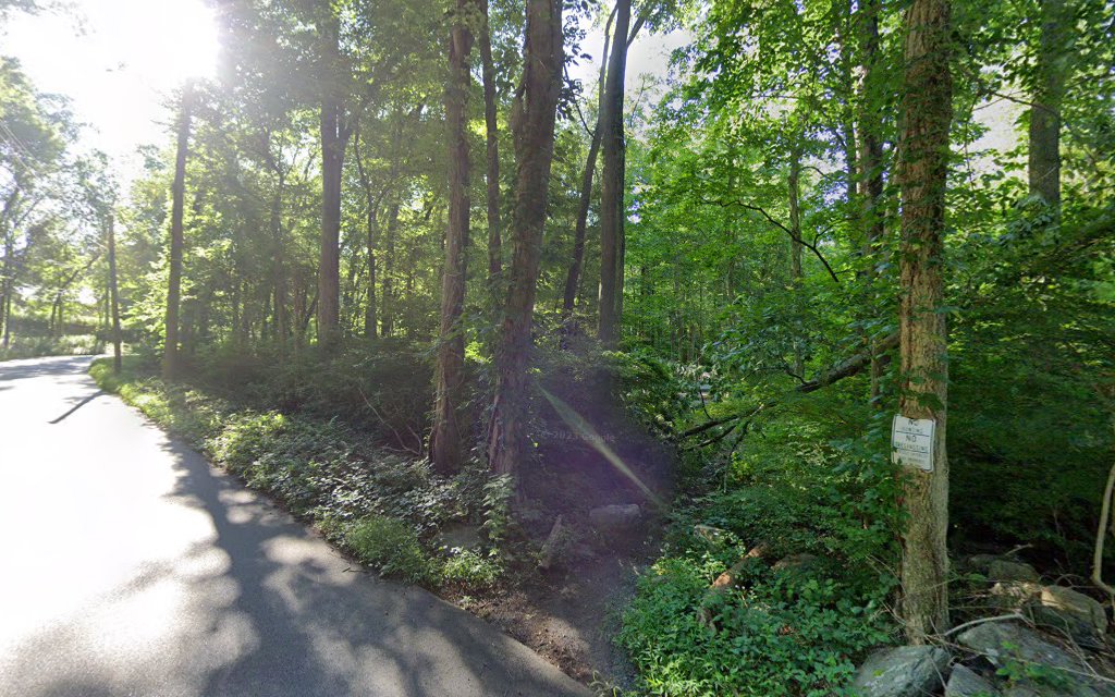 Norwalk River Valley Trail (Skunk Lane Entrance) - Wilton, CT