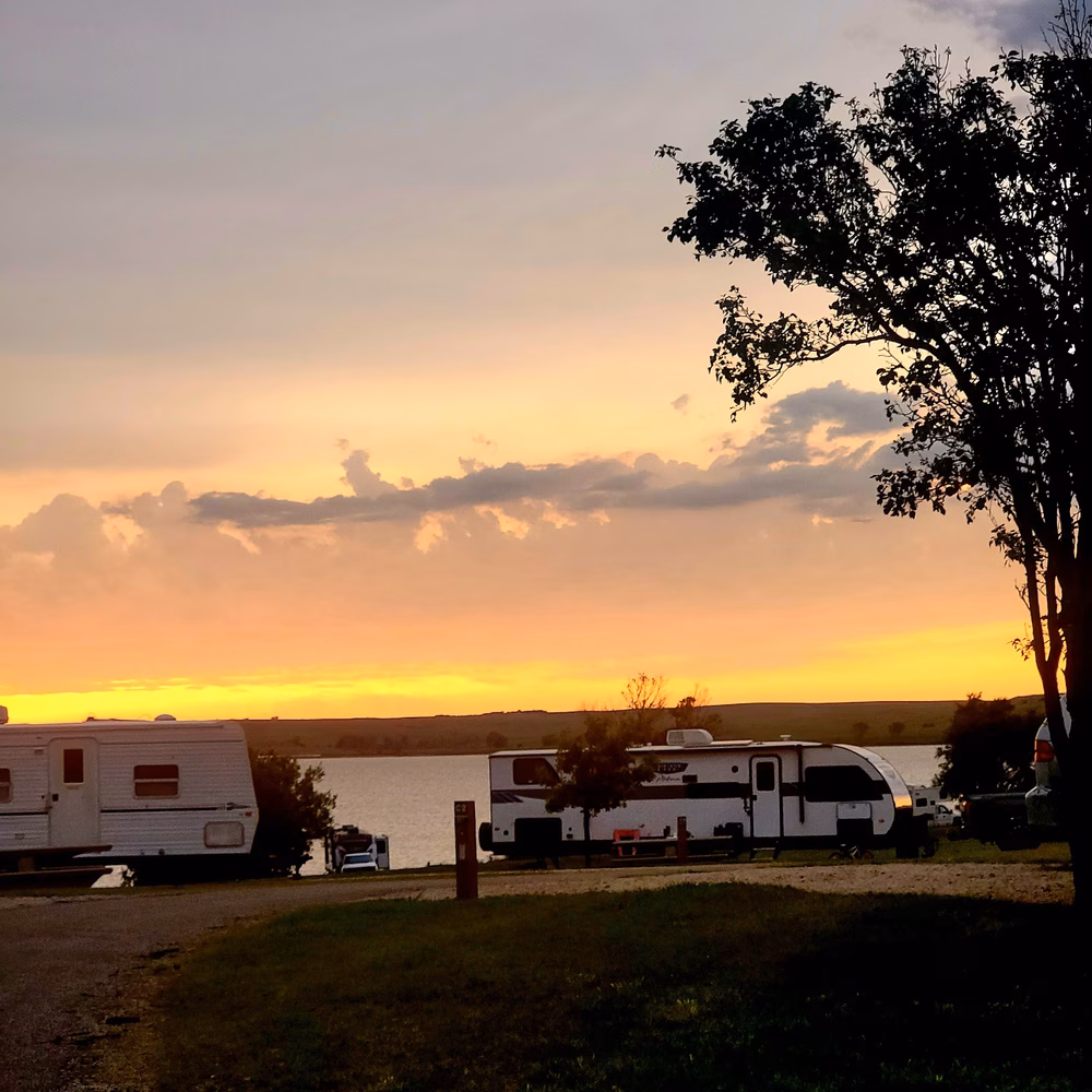 Minooka Park Campground - Dorrance, KS