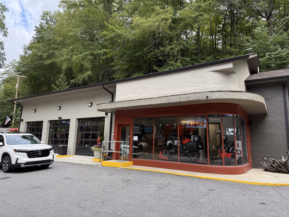 Dam Garage Gas Station - Fontana Dam, NC