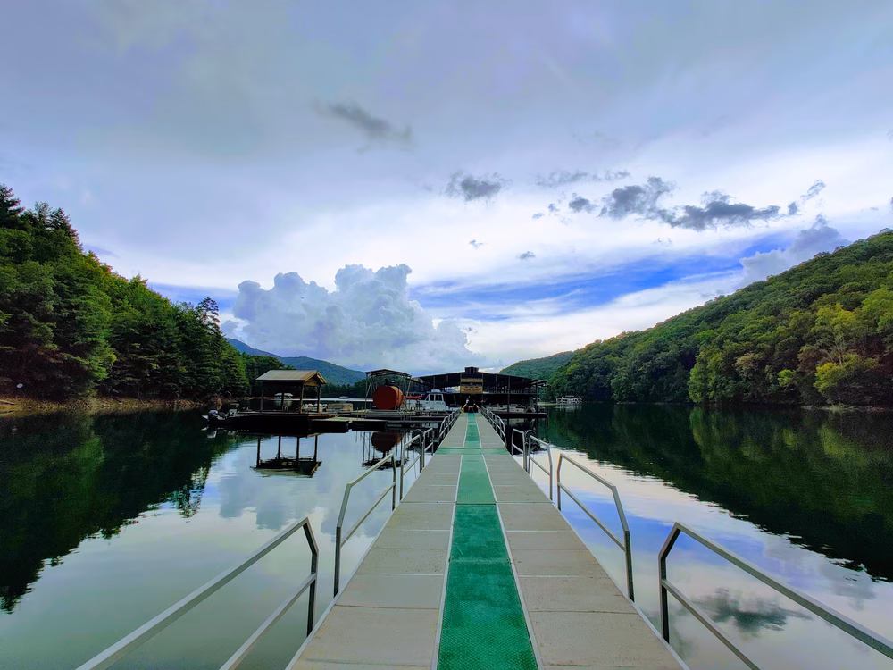 Fontana Village Marina - Fontana Dam, NC