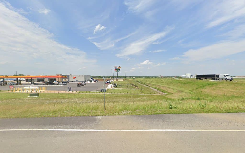 Dog Park at Love's Travel Stops - Jasper, MO