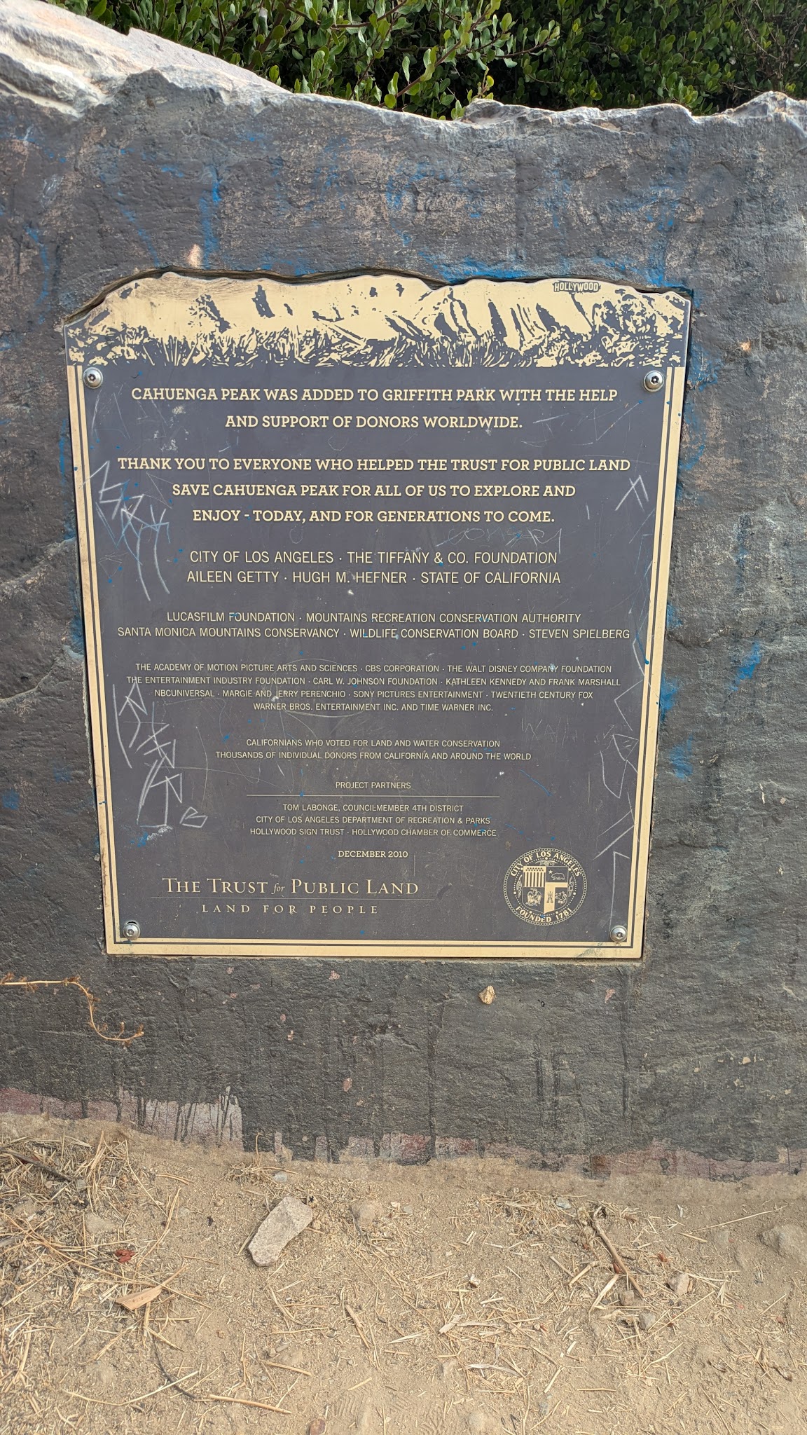 Lake Hollywood Reservoir Walking Trail - Los Angeles, CA